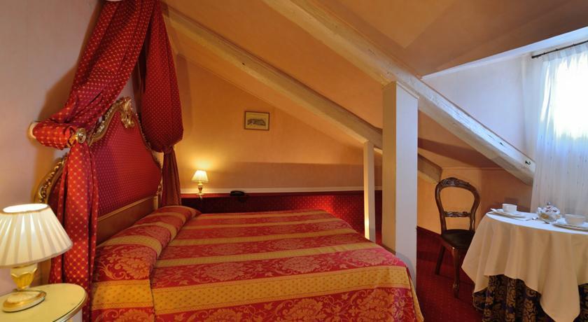 Residenza Ruga Giuffa Castello  Ruang foto