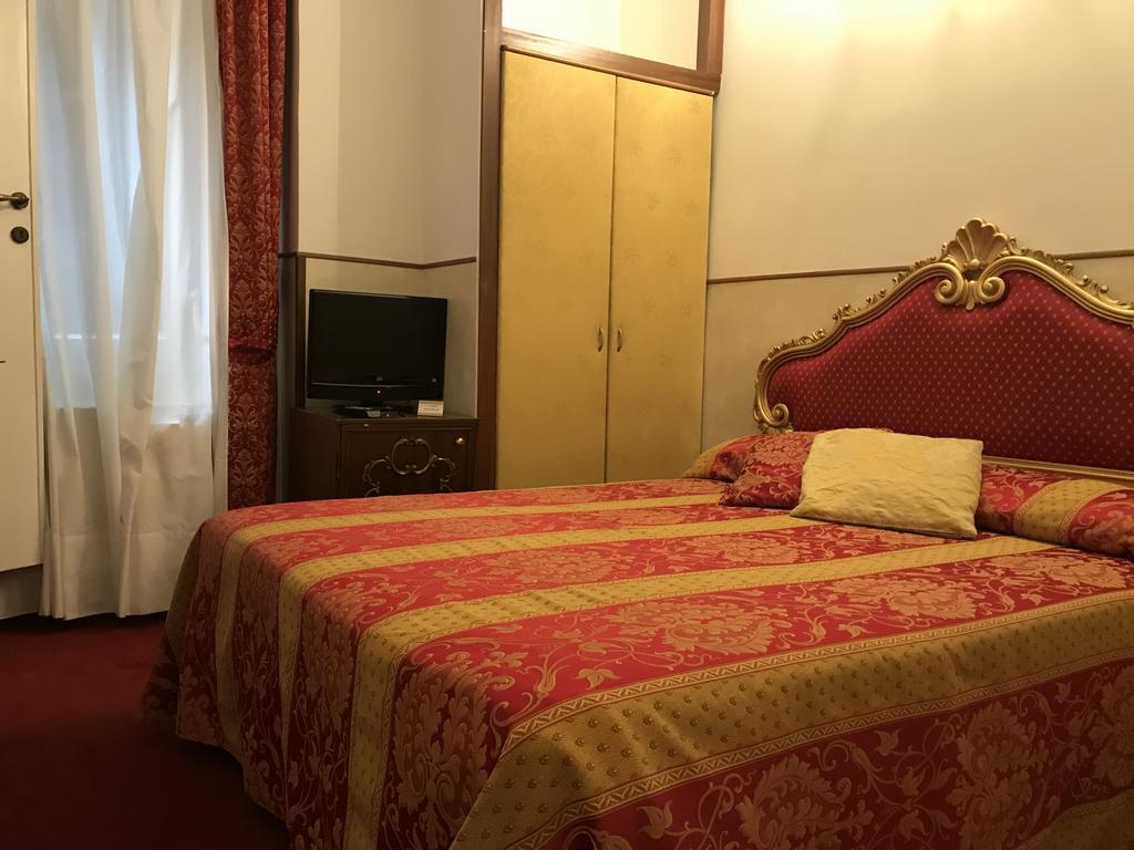 Residenza Ruga Giuffa Castello  Bagian luar foto